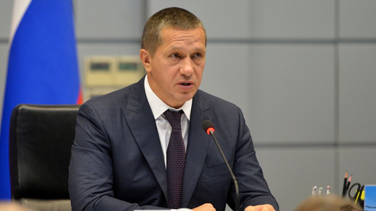 Поздравление Заместителя Председателя Правительства РФ – полномочного представителя Президента РФ в ДФО Юрия Трутнева с Днем России